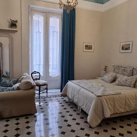 Dimora Donn'Alba Apartman Nápoly Kültér fotó